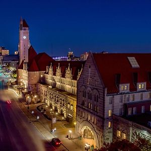 St. Louis Union Station Hotel, Curio Collection By Hilton